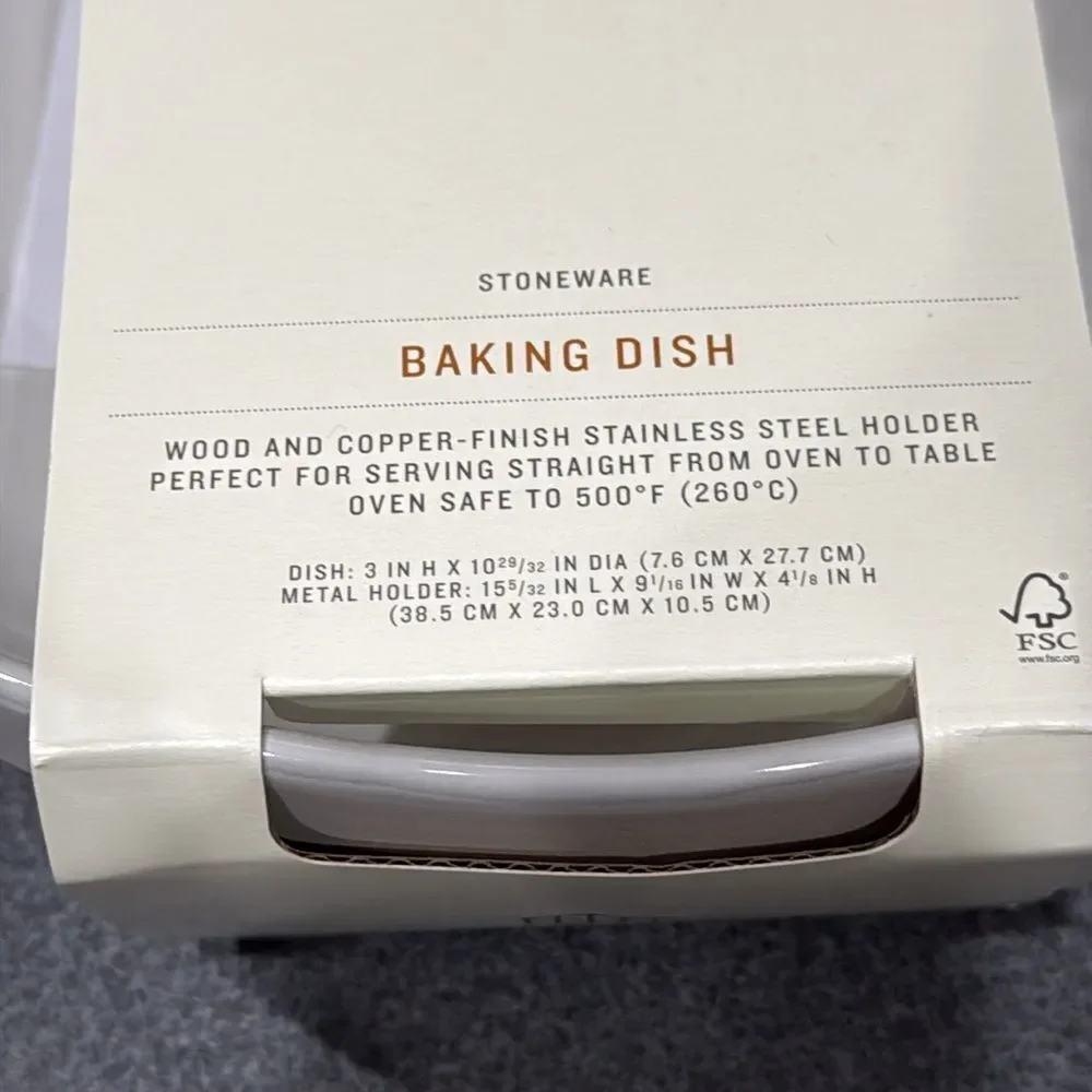 HEARTH & HAND oven to table fluted stoneware round‎ baking dish with carrier